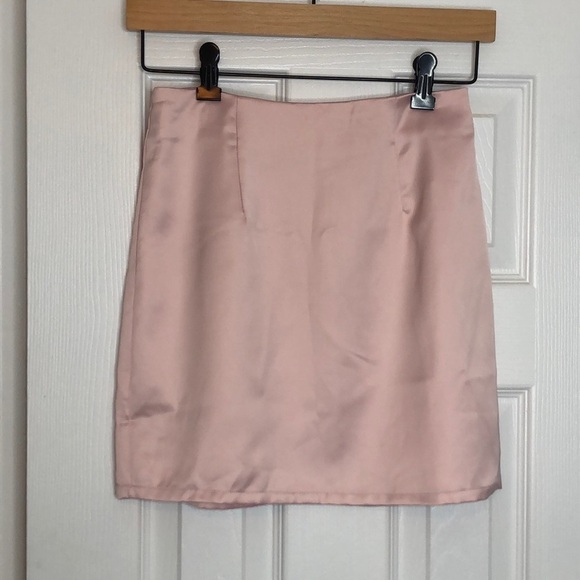 Super Down SZ XS, baby pink , mini skirt, zipper back, pleated front, guest - Picture 1 of 7